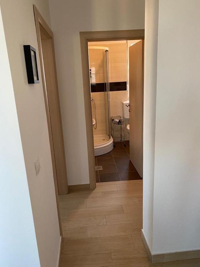 נין Apartman Erika מראה חיצוני תמונה