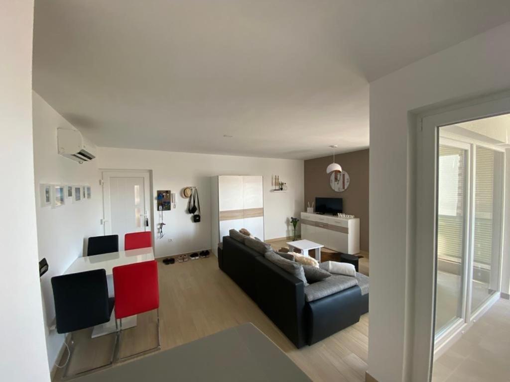 נין Apartman Erika מראה חיצוני תמונה